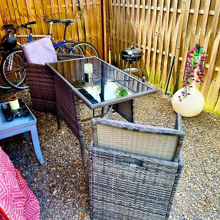 Semesterbostad Petite Maison Au Calme Avec Jardin Cloture Les Animaux Bienvenue *